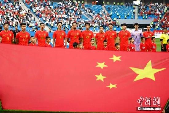 英超第17轮，阿森纳主场2-0战胜布莱顿，刚刚解禁复出的阿尔特塔又吃到了一张黄牌。